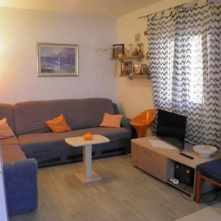 Mirca 2838b Apartment Mirce